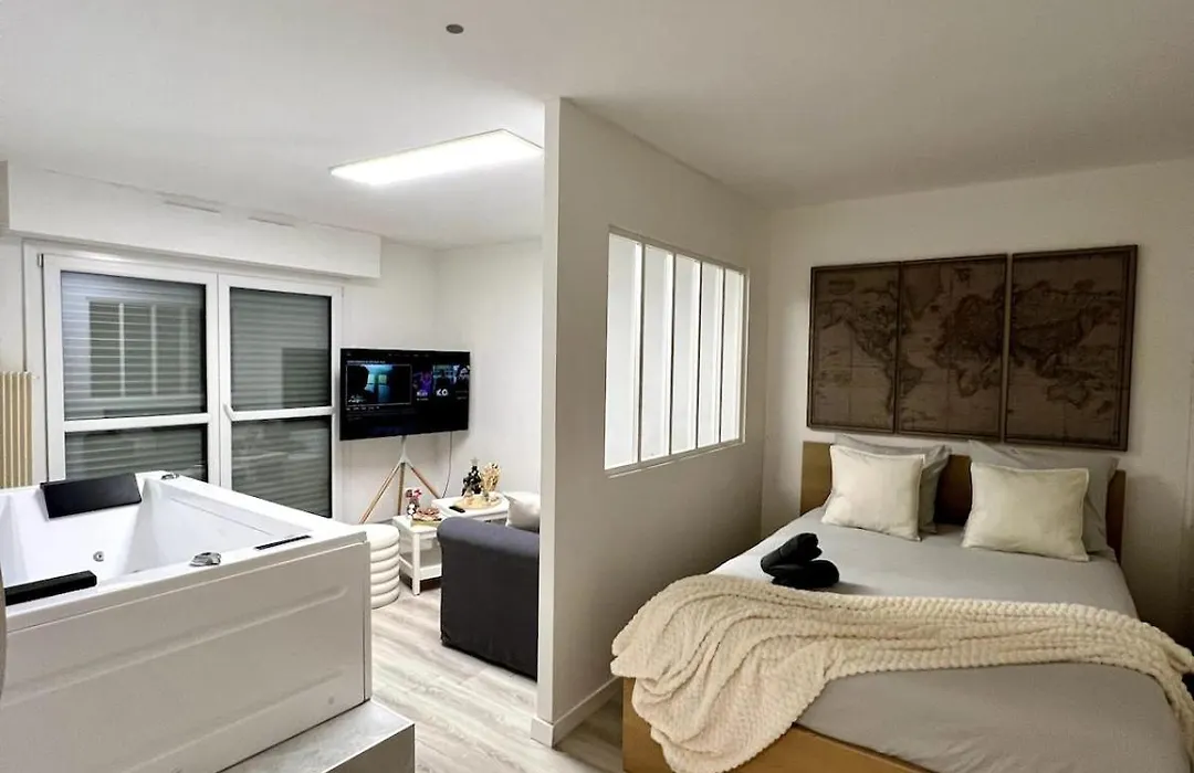 Appartement Avec Jacuzzi Proche Du Centre-1