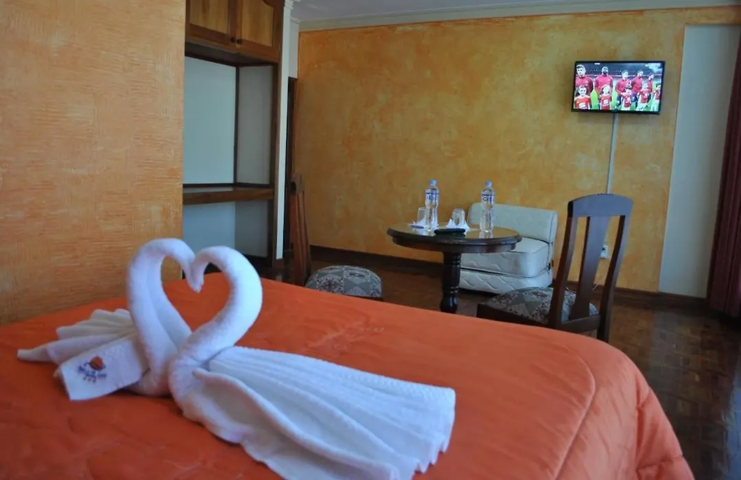 Hotel Perla Del Lago-1
