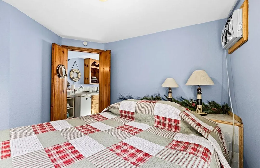 Great Lakes Suite Innongitchegumee-1
