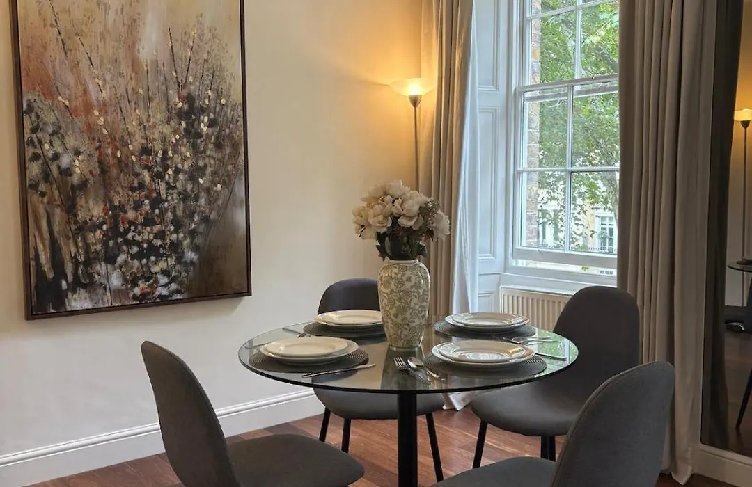 Stylish 1 Bed In Knightsbridge Prime Location-1