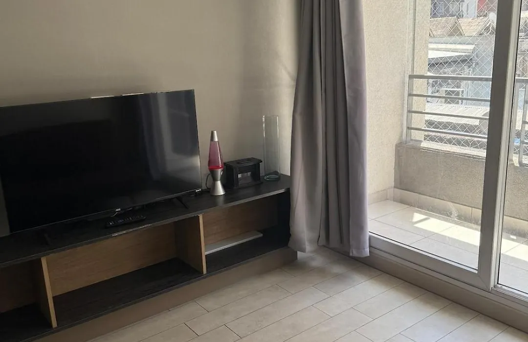 Air Conditioning Beautiful Downtown Apartment-1