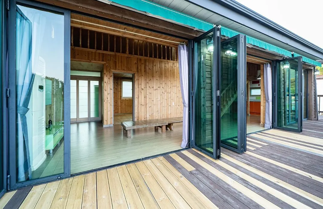 Gyeongju Byeolgwadaliyagi Dog-Friendly Pension-1