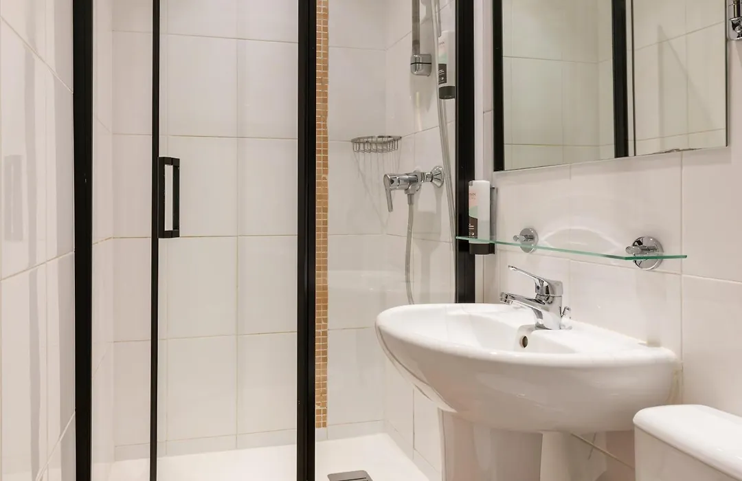 Appart Hotel Avalon Paris Center-1