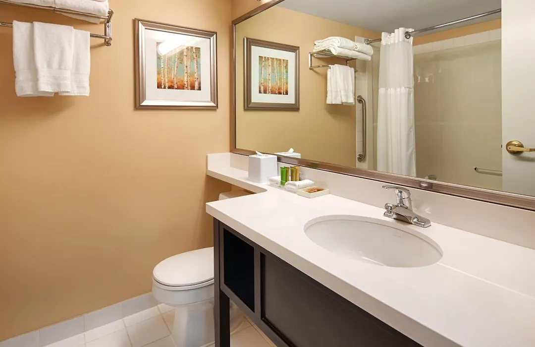 Best Western Plus Winnipeg Airport Hotel-1