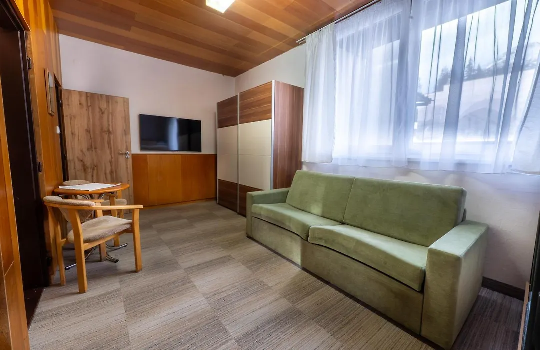 Hotel FIS-1