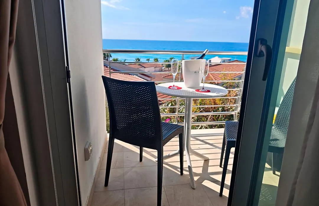 Resort Rocca Di Vadaro - Seafront Suites, Rooms & Apartments-1