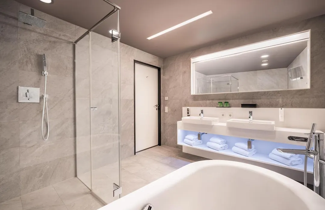 aDLERS Hotel Innsbruck-1