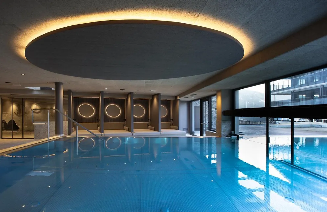 Chalet Tyrolian Apartments - By Familiaris - Pools 500 Meters-1