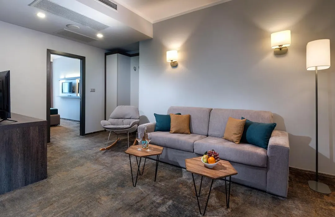 Best Western PLUS Premium Inn-1