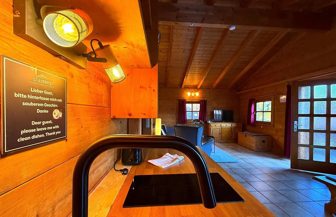 Ruhige Chalets Mit Seeblick In Zentraler Lage Mit Frisch Renovierter Kueche-1