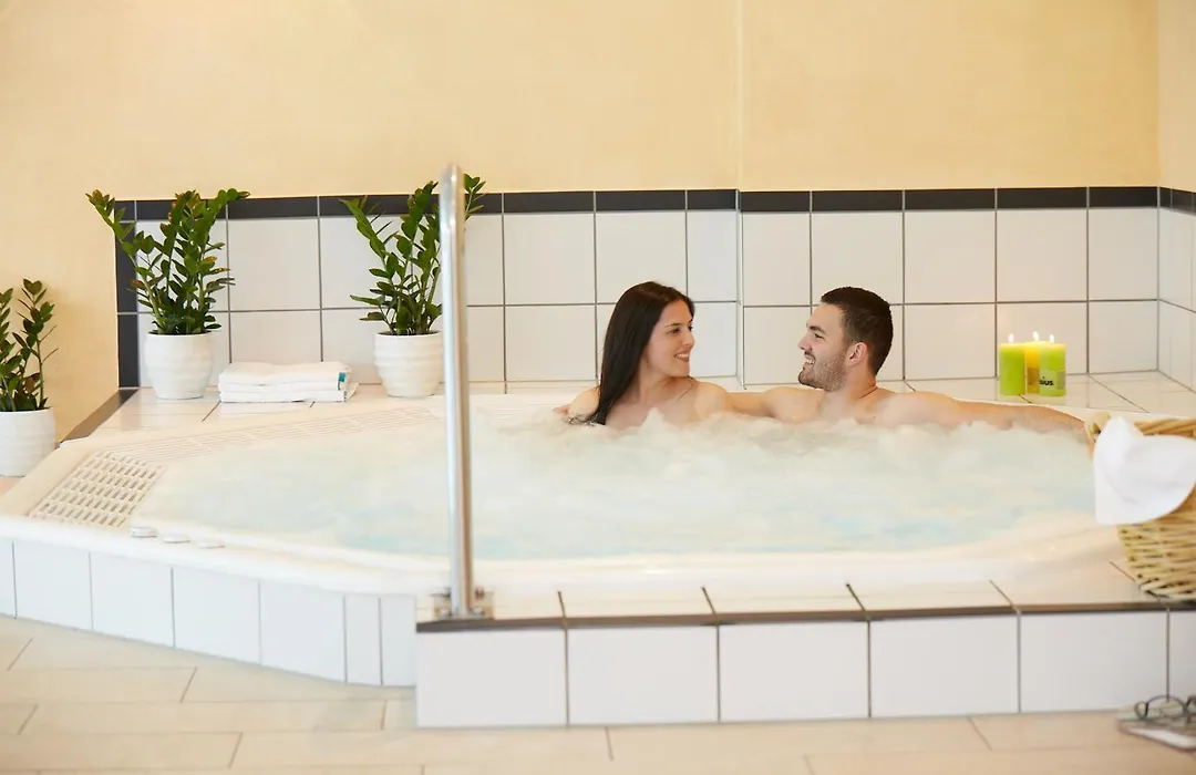 Wander-&Wellnesshotel Nägele-1