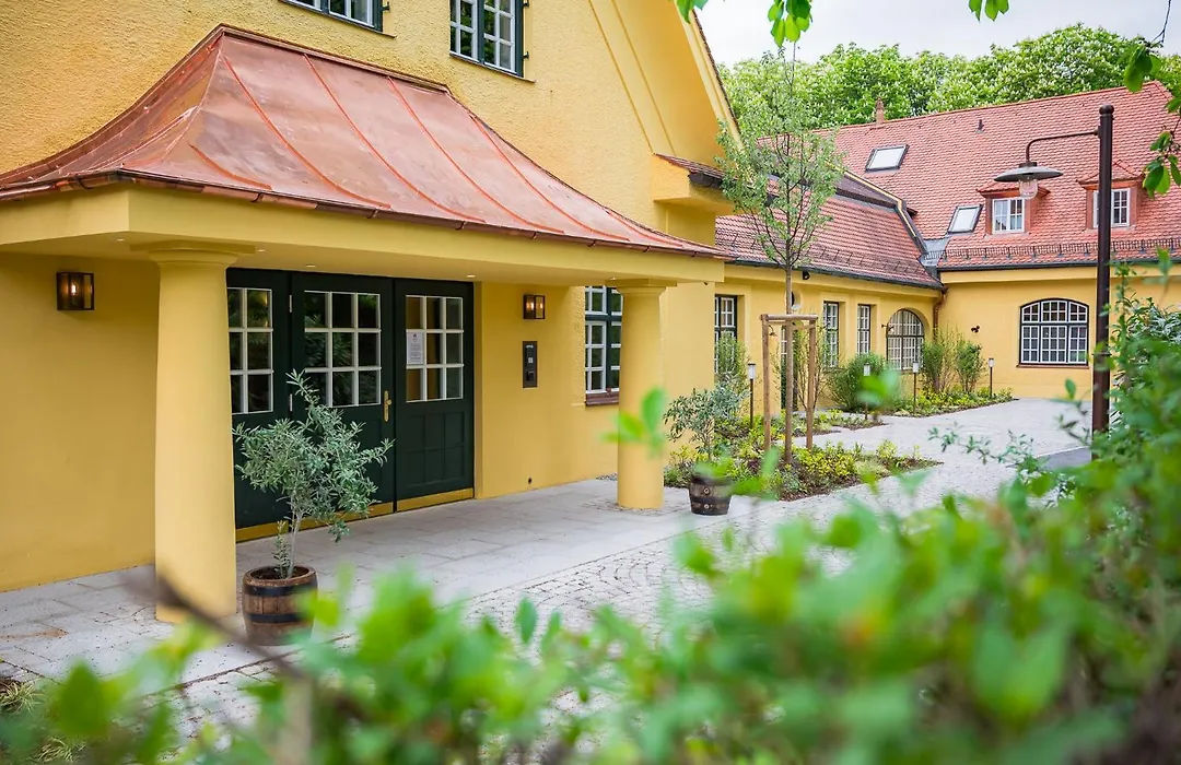 Gutshotel Menterschwaige-1