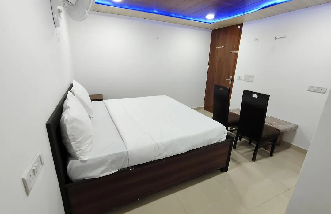 FabHotel Yatri Inn-1