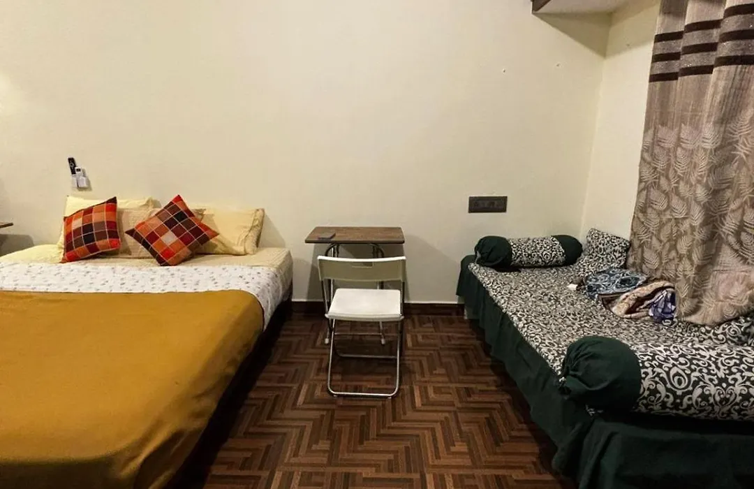 Sihi-2 Bhk Non Ac And Penthouse Ac Rooms-1