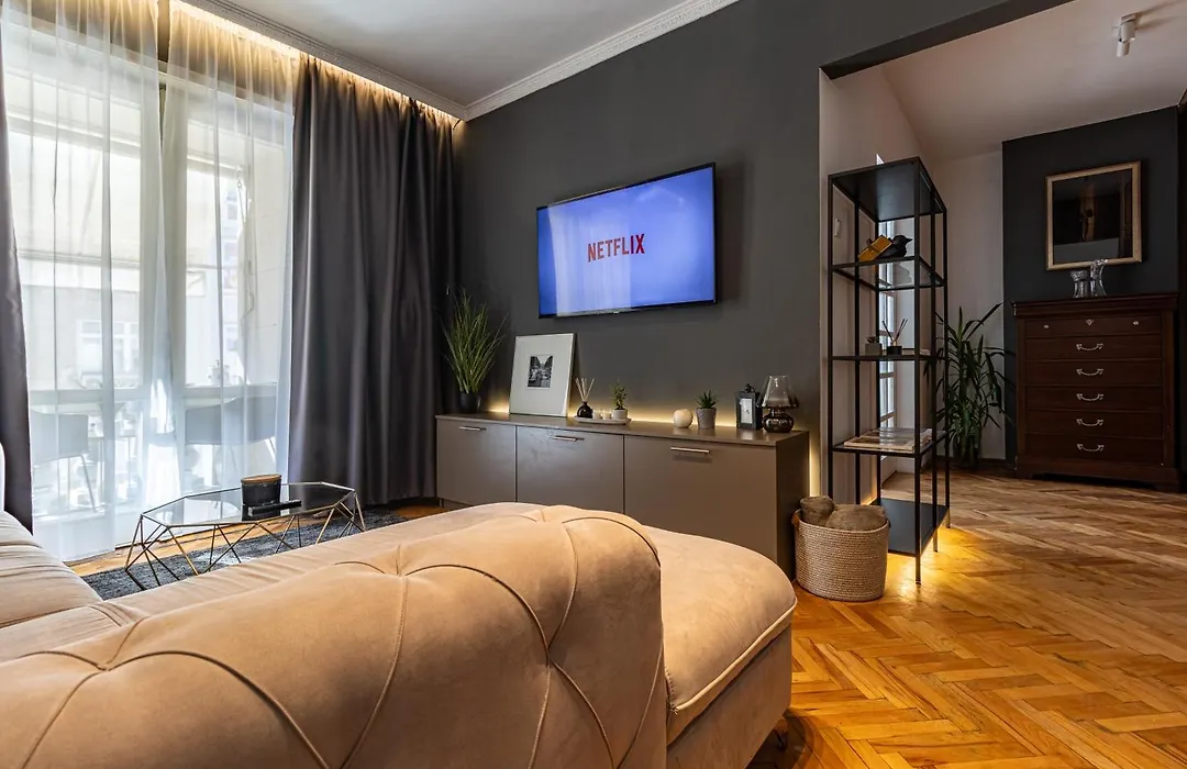 Top Centre Apartment-1