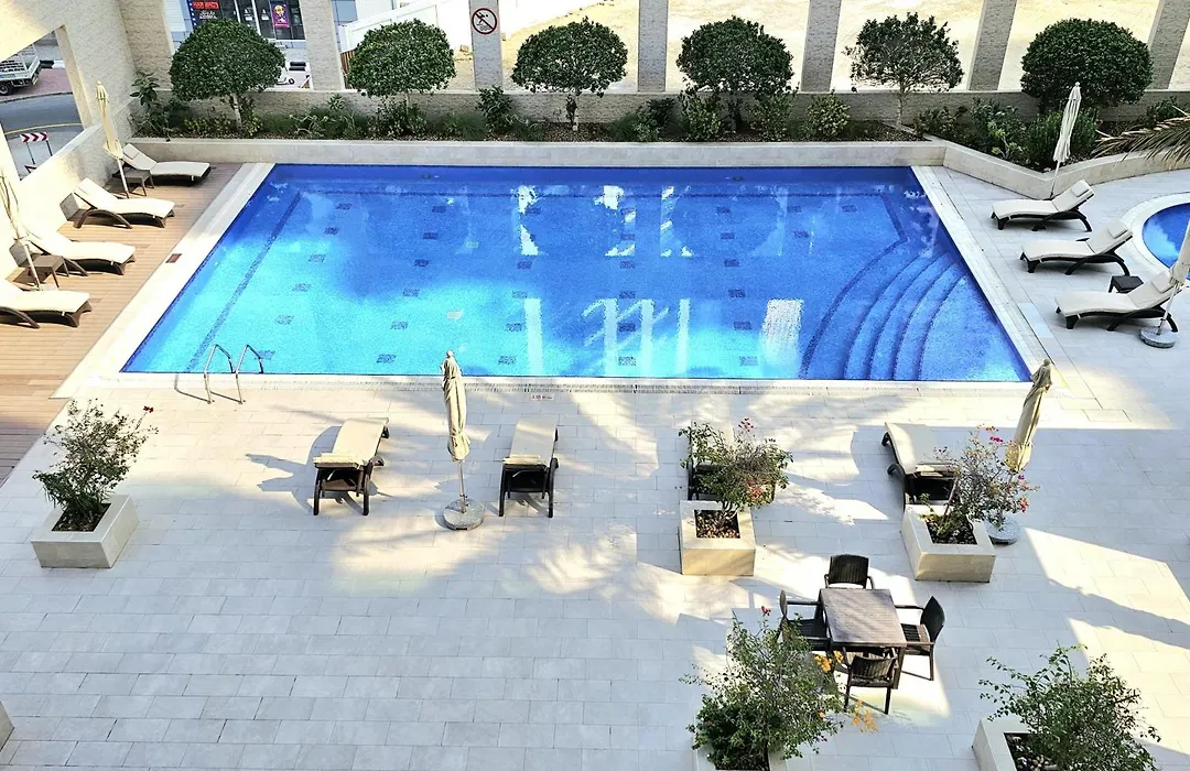 Poolside Beautifully Presented 1 Bedroom Near Jbr Beach - Sleeps 4-1