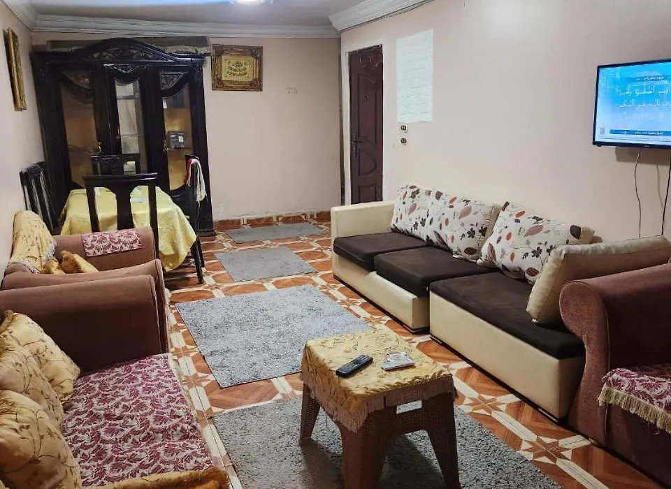 شقة مفروشة ثلاث غرف لك وحدك قريبة من البحر-1