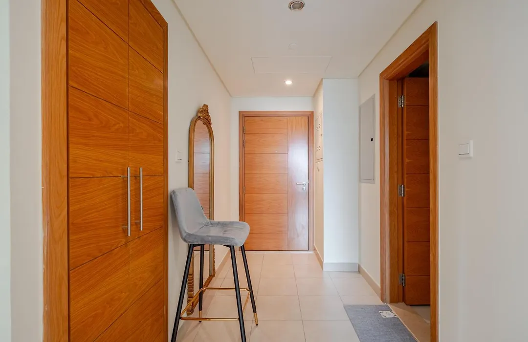 2Br Luxury Apartment In Downtown Opposite Mall And Fountain Entrance-1