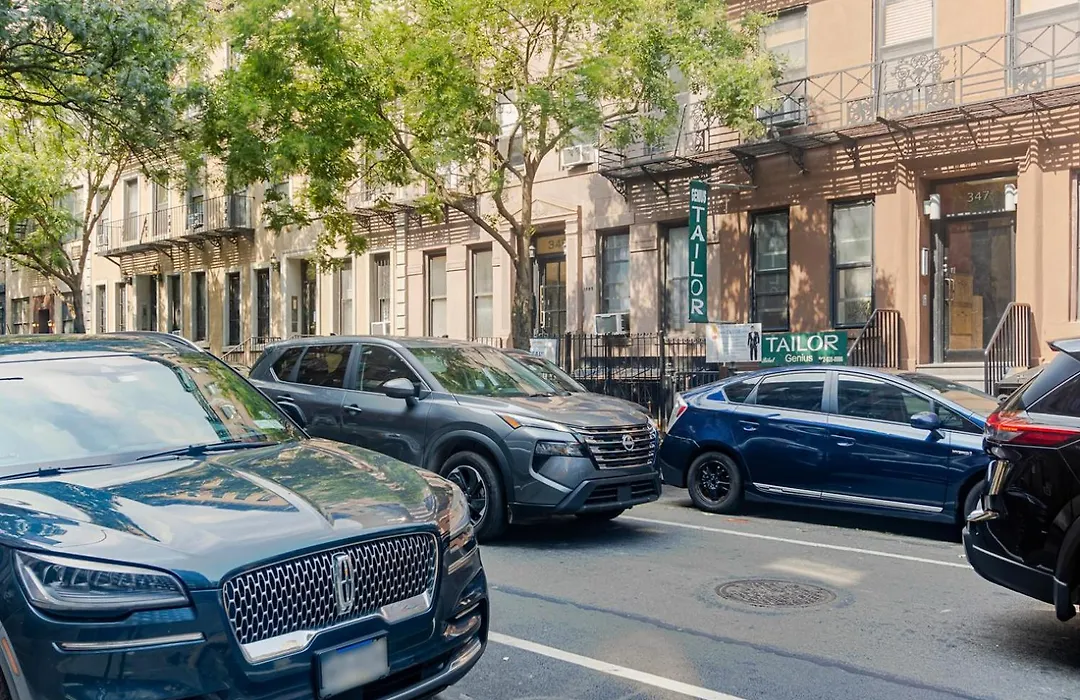 Lenox Hill 2Br W Elevator Doorman Nr Art Nyc-1389-1