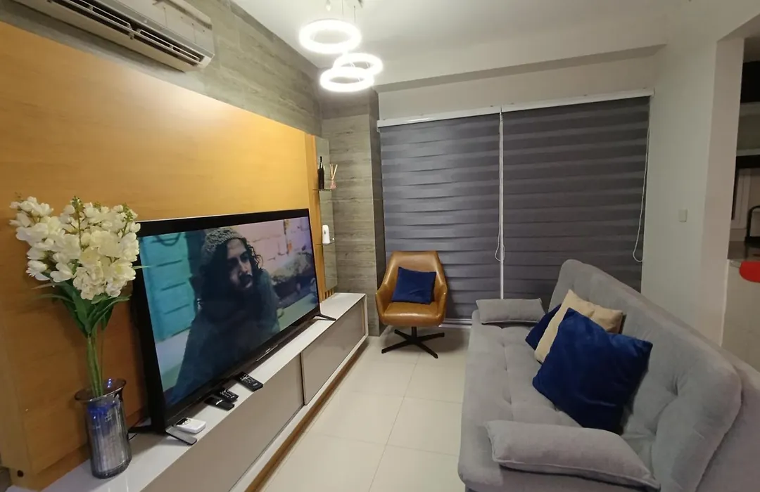 Hermoso Apartamento De 2 Habitaciones En Avenida Bush-1