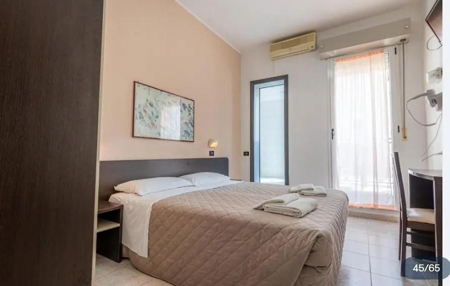 Hotel Villa Dina-1