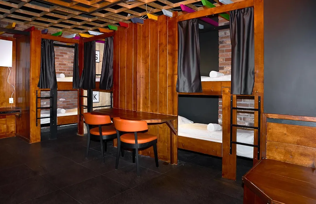 Amsterdam Teleport Hotel - Free Parking-1