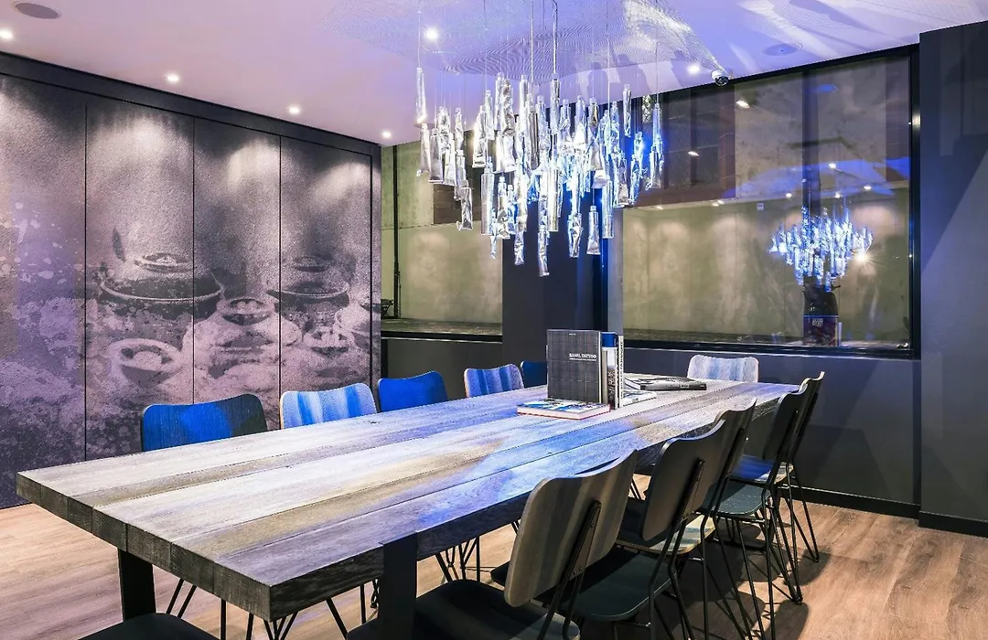 Motel One Basel-1