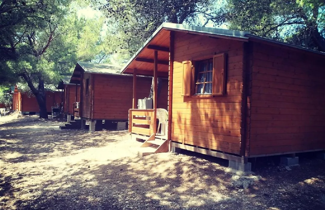 Victoria Cottage Camping Dole-1