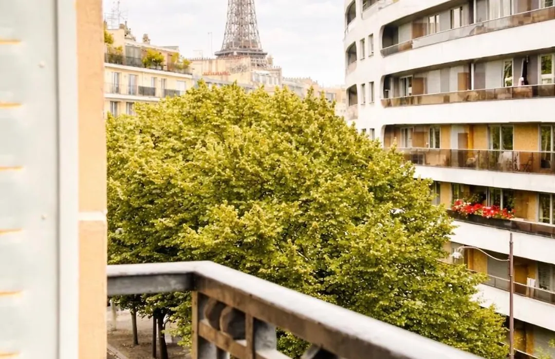 Appartement Avec Magnifique Vue Tour Eiffel-1