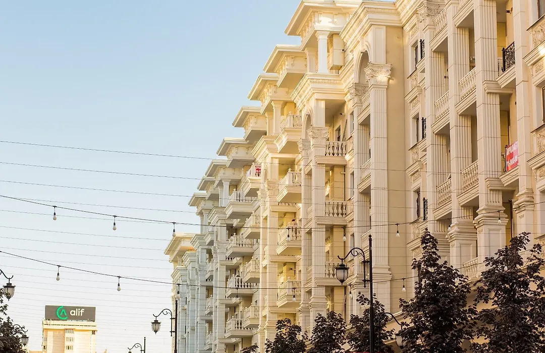 Wonder Lux Apartments-1