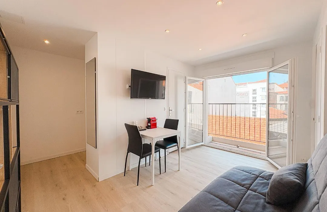 285G Studio 5Mn Palais-1