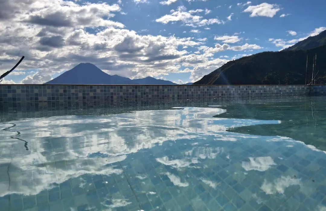 White House Lake Lodge-Atitlan-1