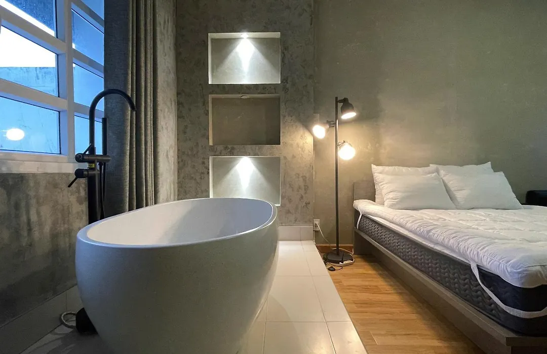 LowZ Staycation - Dien Hong Saigon HCM-1