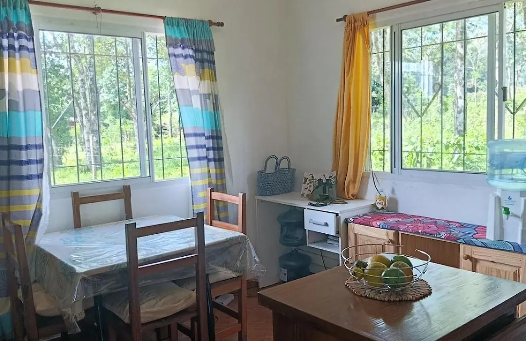 Casa Pequena En Las Afueras De Puerto Iguazu-1