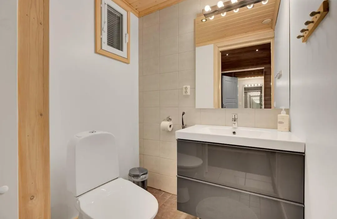 Villa Lumi - 200 M From Lake Pyhaejaervi - Valkea Homes-1