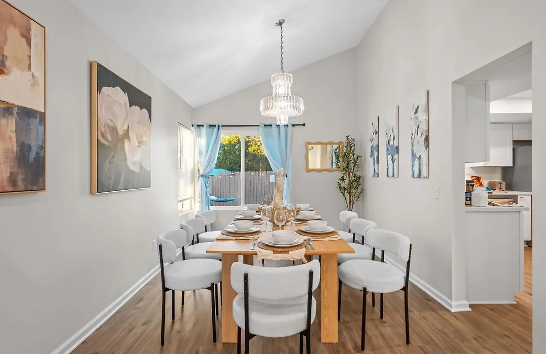 Entire Private House With Garage, Pool, King Bed, Gated Yard, 4 Bedrooms 2 Bathrooms, In Rancho Penasquitos, Available Now-1