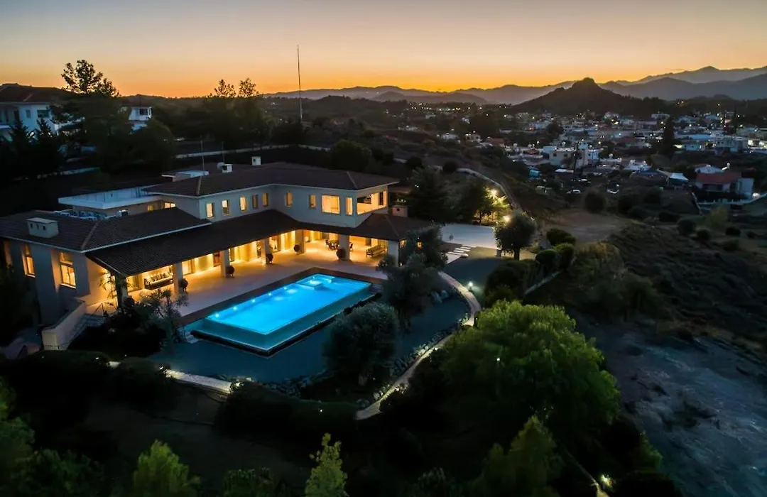 Epavli Papadopoulou - Luxury Villa - Pool & Garden-1