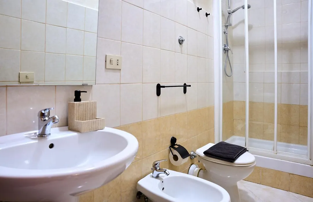 Gardenie Guest House Vicino La Metro-1