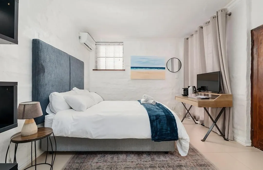 Elegant Urban Retreat At 31 On Jarvis-1