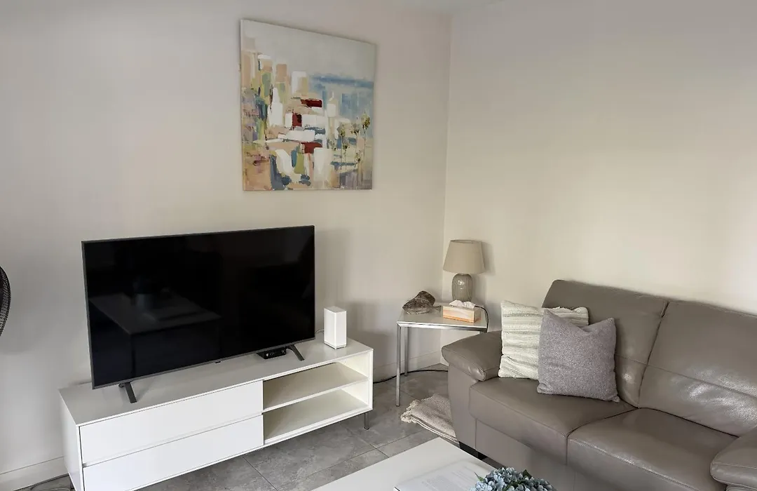 Manly Modern 3 Bedroom Home - Upper Duplex-1