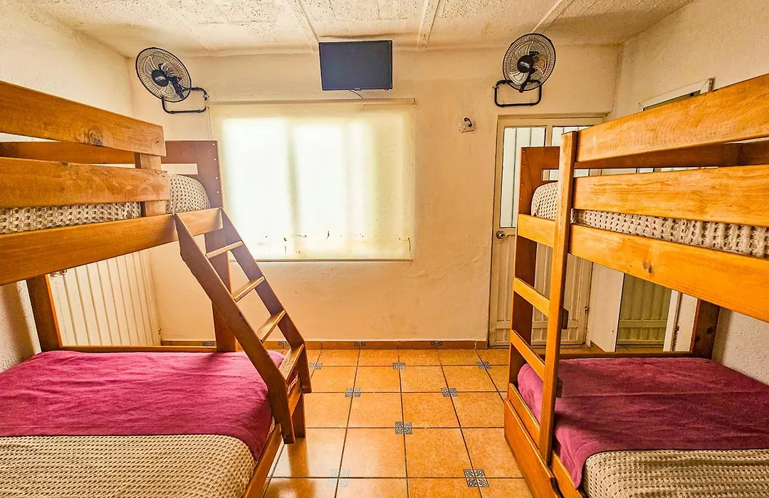 Casa La Feria - Alojamiento Amplio Y Centrico Para Hasta 26 Personas, A Pasos De La Feria-1