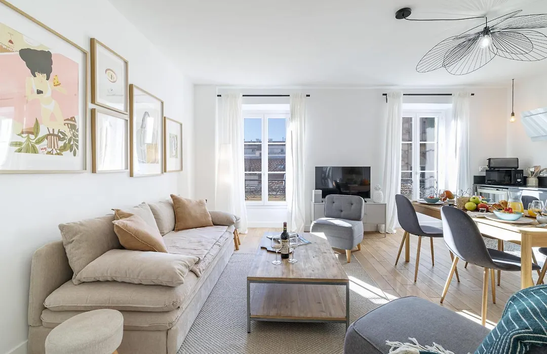 My Casa - Bonaparte 42 - 1 Bedroom Near Port And Place Garibaldi-1