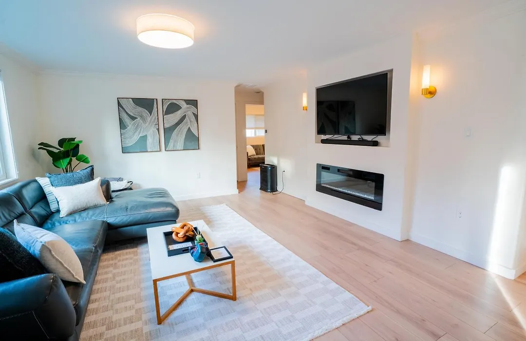 Modern-Cozy 3BR, EV&Family Friendly-1