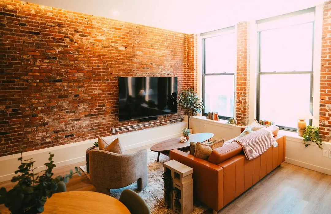 Historic 2Br Suite In Halifax W Free Parking-1
