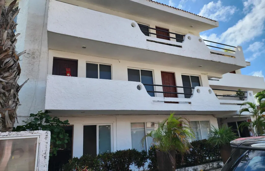 Apartment With A Lagoon View-1