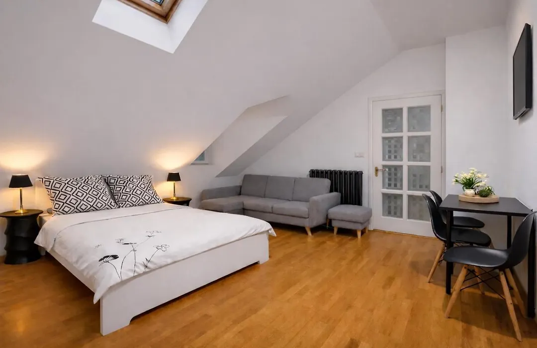 Romantic Apt With Secret Terrace - Old Town Prague-1