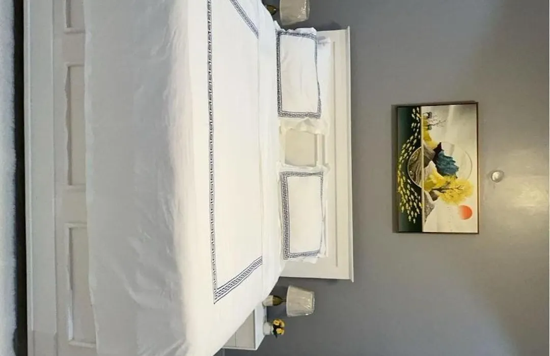 Chic Urban Retreat With Ac & Power Backup Near Kololo And Major Malls-1