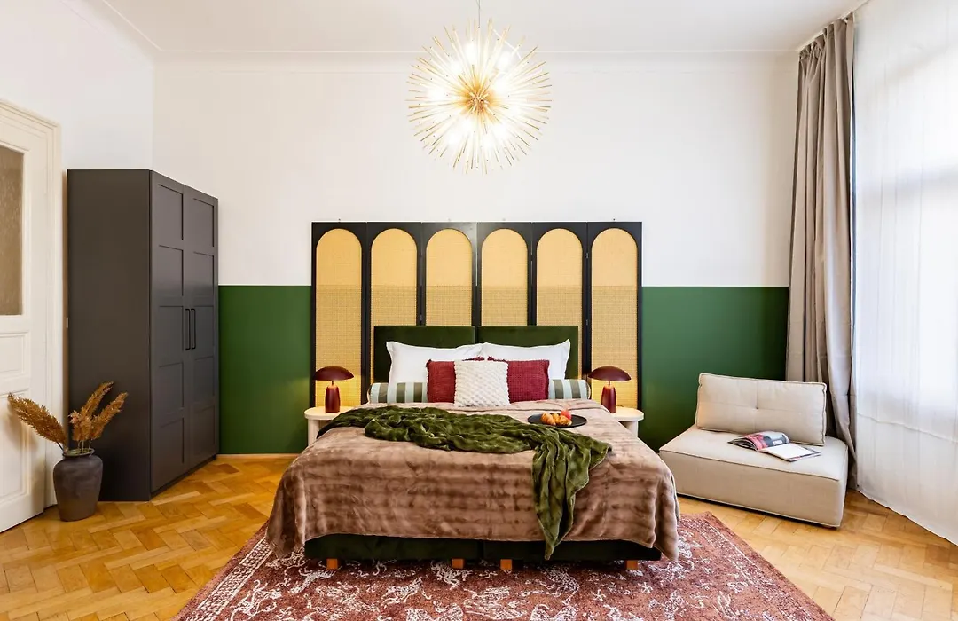Prague Days - Four Bedroom Apartment With Workspace And 250Mbs Wifi In New Town-1