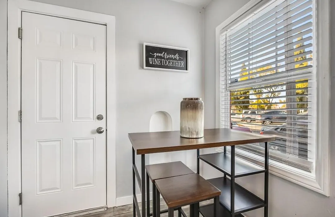 1Bd Remodeled Craftsman Cottage Free Parking Heart Of Little Italy-1