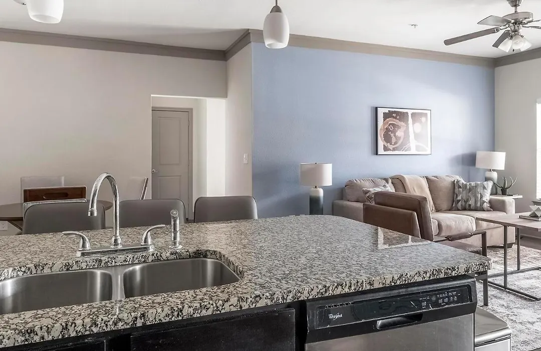 Landing Incredible 2Bd Gym Pool-1